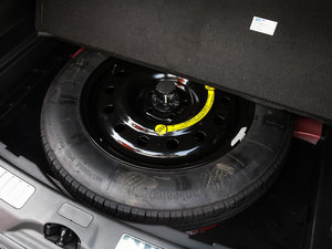 2015款2.0T 自动全景尊享版 备胎