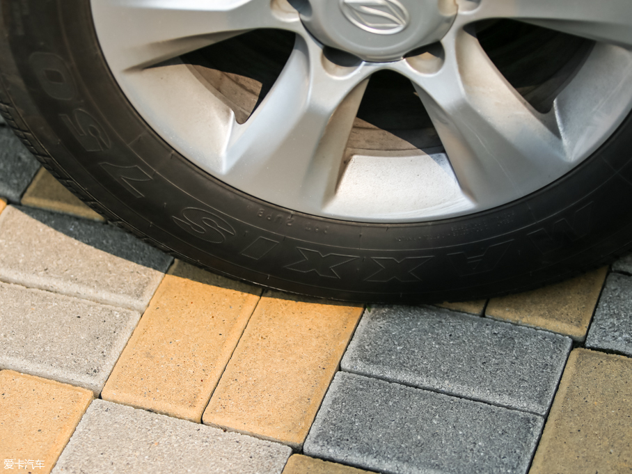 2015LX8 ̽ 2.0T 򌳬A 