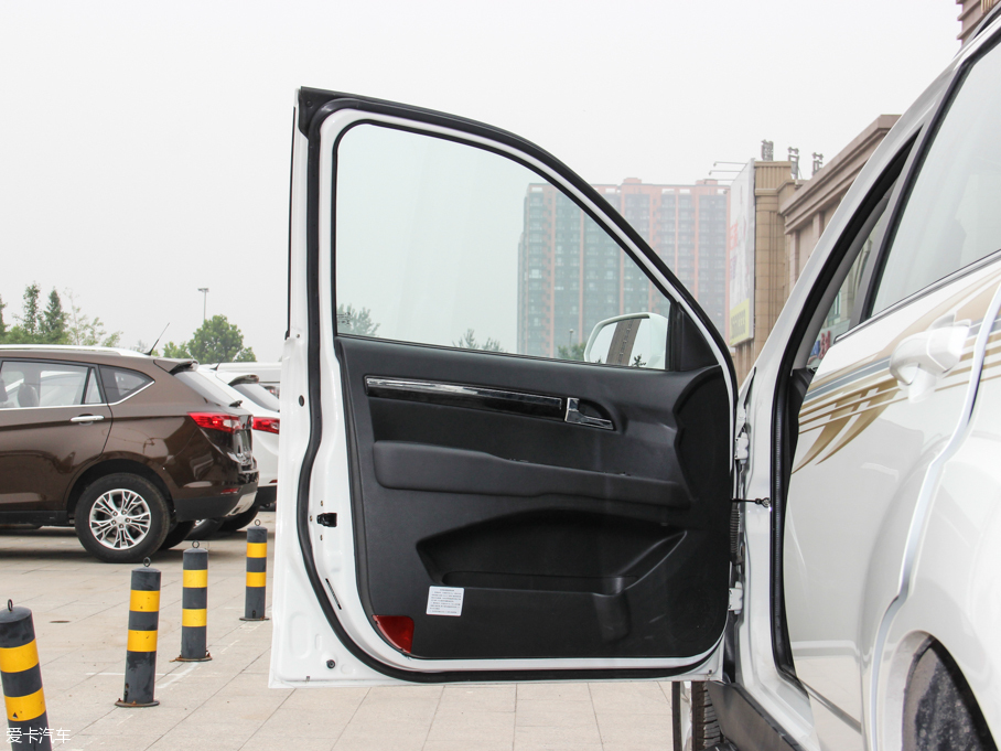 2015L(fng)X8 ̽ 2.0T (q)A 