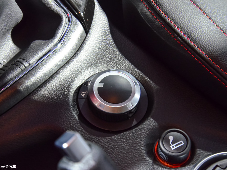 2017LX8 2.0T 򌳬A 