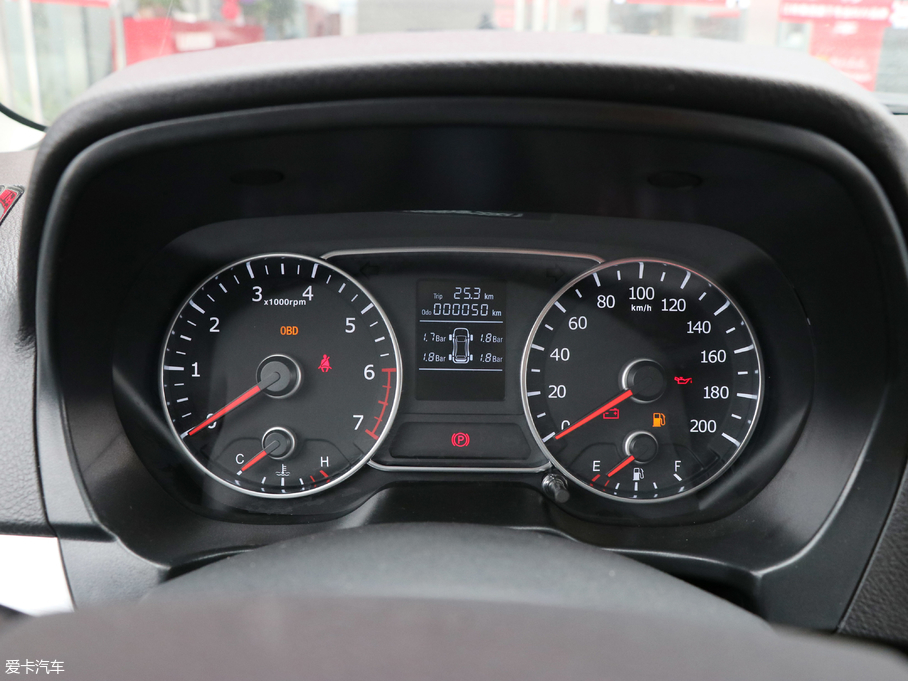 2017LX8 2.0T 򌳬A 