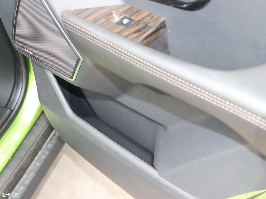 2016����L(f��ng)X7 2.0T �Ԅ�ȫ����Ş��