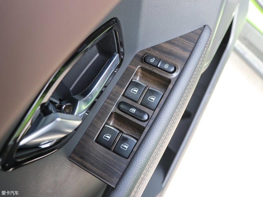 2016����LX7 2.0T �Ԅ�ȫ����Ş��