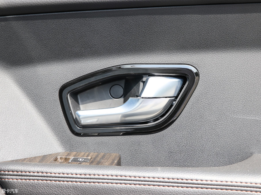 2016����LX7 2.0T �Ԅ�ȫ�����F��