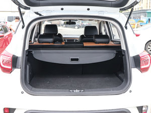 2017款1.6L 自动铂锐版 行李厢空间