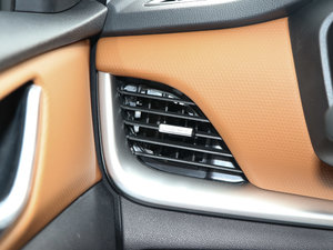 2017款1.6L 自动铂锐版 中控区