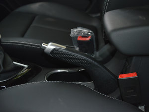 2017款1.6L 手动锋锐版 驻车制动器