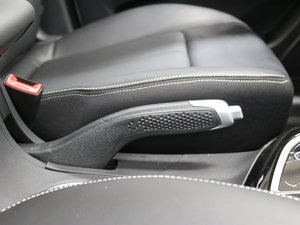 2017款1.6L 自动锋锐版 驻车制动器