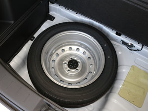 2017款1.6L 自动锋锐版 备胎