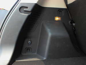 2017款1.6L 手动锋锐版 空间座椅