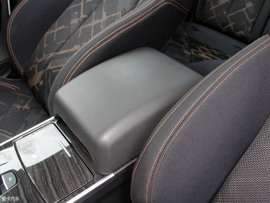 2018LX7 Խ 1.5T Ԅȫ