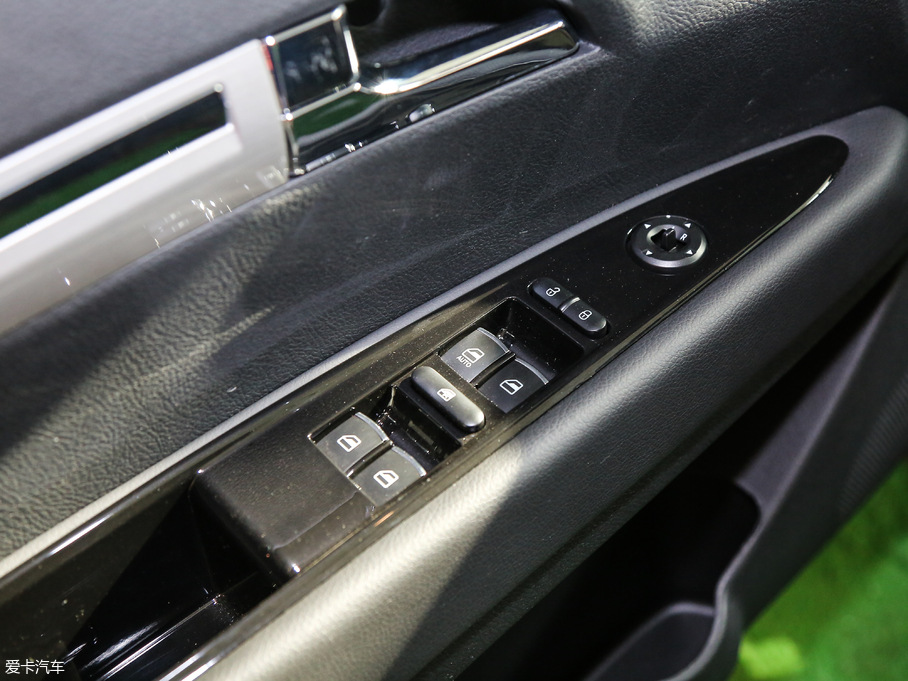 2018L(fng)X8 1.8T (q)A 