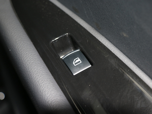 20181.8T (q)A  п؅^(q)