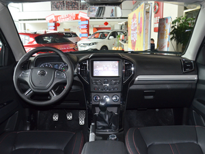 2018款2.0T 四驱超豪华型 柴油 内饰全景