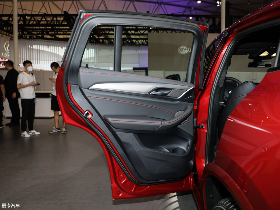 2019RX4 xDrive 30i M\b