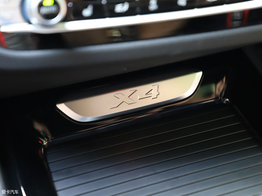 2019RX4 xDrive 30i M\b