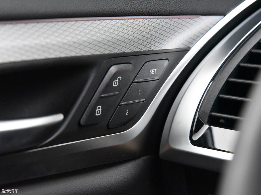 2019RX4 xDrive 30i M\b