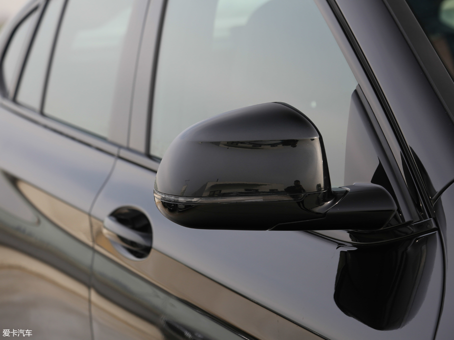 2019RX4 xDrive 25i M\b