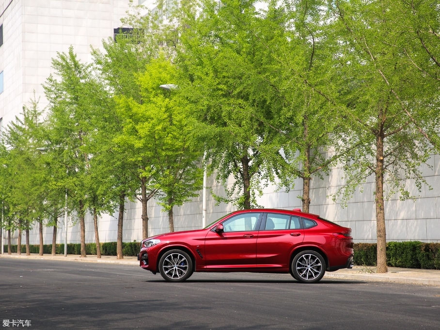 2019RX4 xDrive 30i M\b