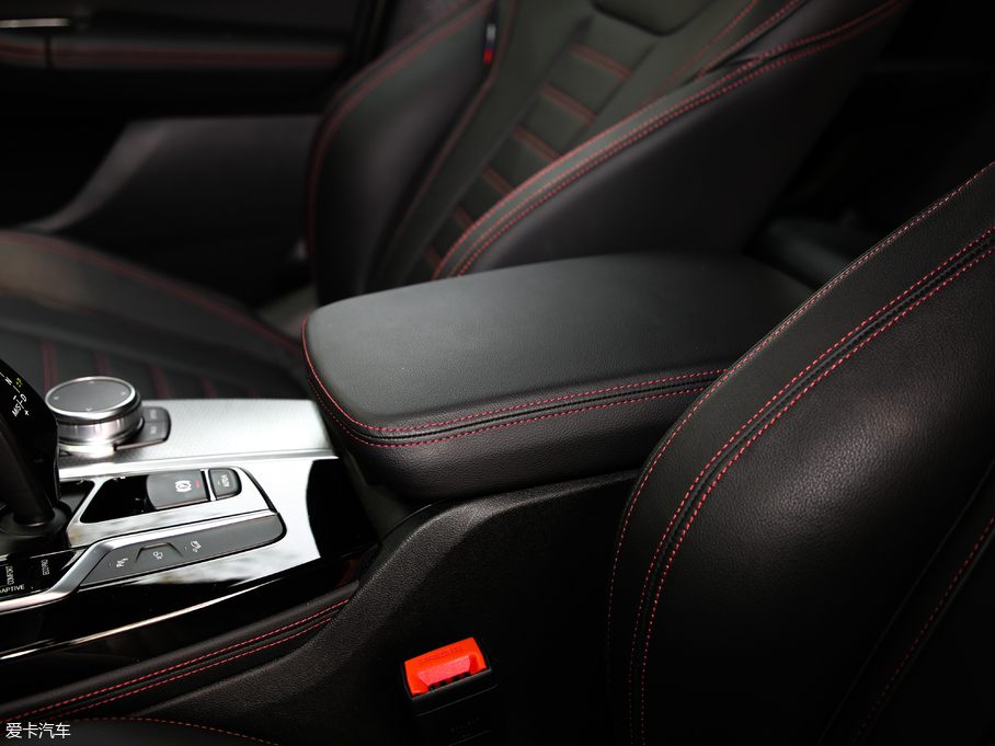 2019RX4 xDrive 30i M\b