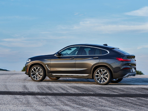 2019款xDrive 30i 整体外观