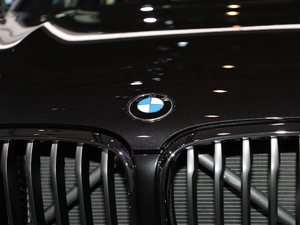 2019xDrive 25i MԽҰb ^