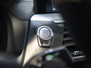 2019xDrive 30i M\b п؅^