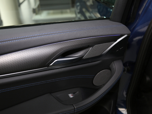 2019xDrive 25i M\b g