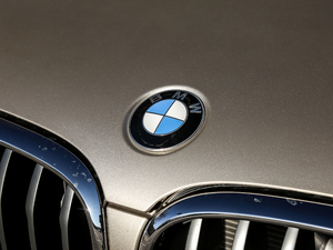 2019xDrive 25i MԽҰb ^