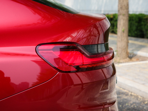 2019xDrive 30i M\b ^