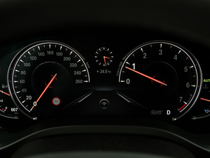 2019xDrive 30i M\b п؅^