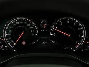 2019xDrive 30i M\b п؅^