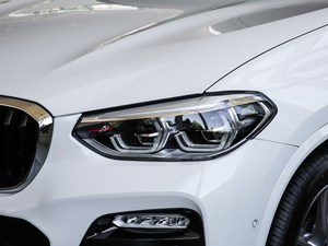 2019xDrive 25i M\b ^