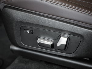 2019xDrive 25i M\b {{