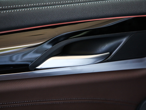 2019xDrive 25i M\b g