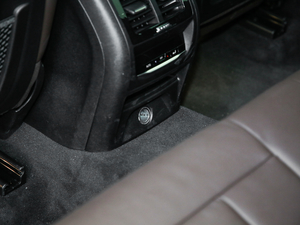 2019xDrive 25i M\b g