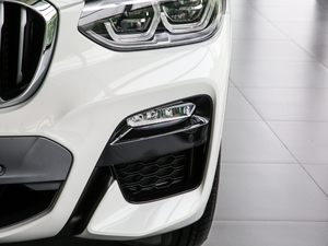 2019xDrive 25i MԽҰb ǰF