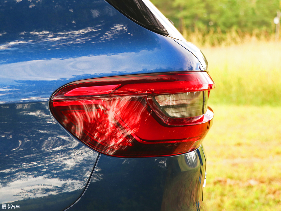 2019RX5(M) xDrive40i M\b