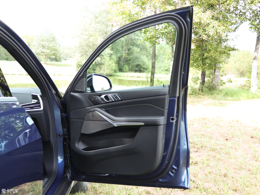 2019RX5(M) xDrive40i M\b