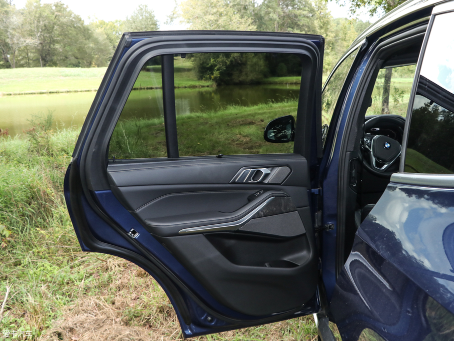 2019RX5(M) xDrive40i M\b