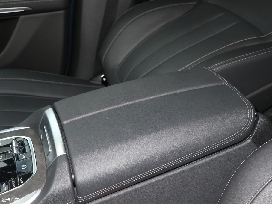 2019RX5(M) xDrive40i M\b