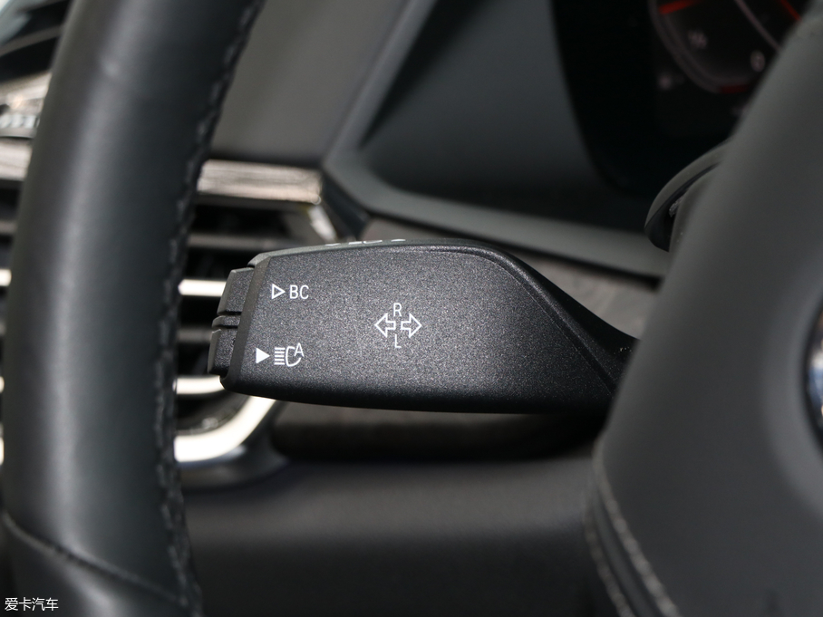 2019��RX5(�M(j��n)��) xDrive40i M�\(y��n)��(d��ng)���b