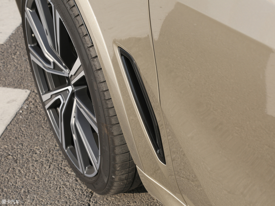 2019RX5(M) xDrive40i  M\b