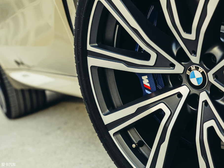 2019RX5(M) xDrive40i  M\b