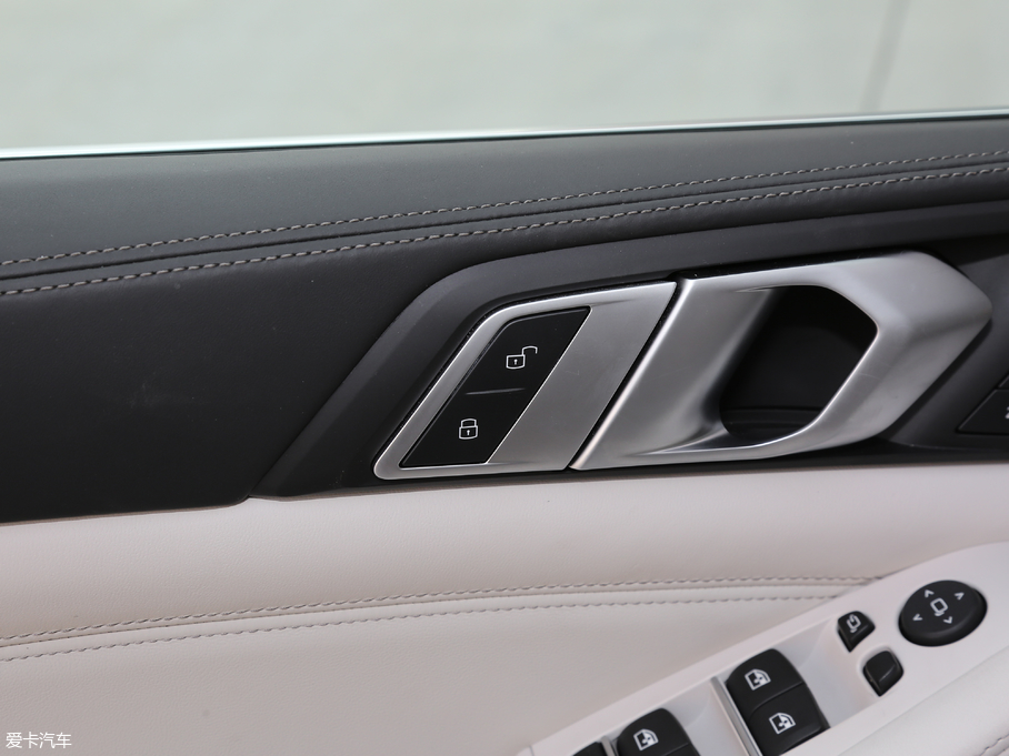 2019RX5(M) xDrive40i  M\b