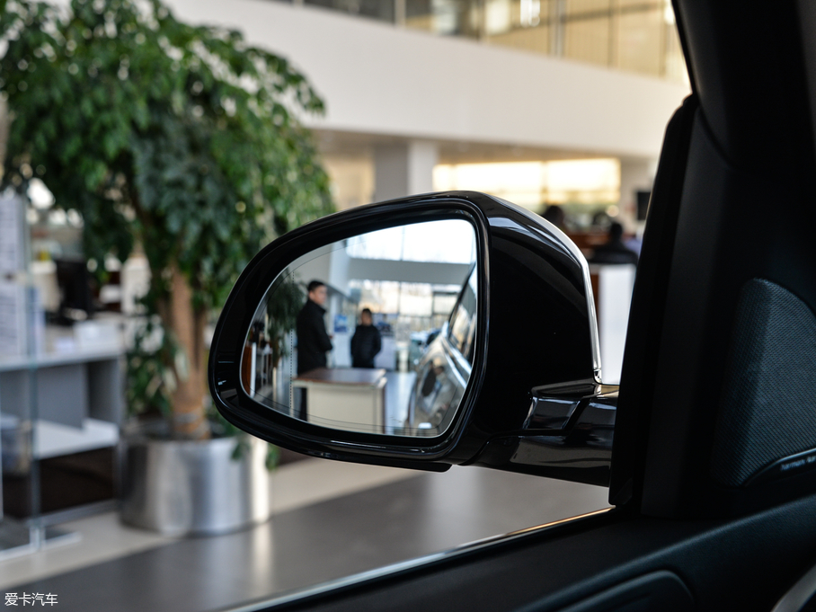 2019RX5(M) xDrive40i M\b