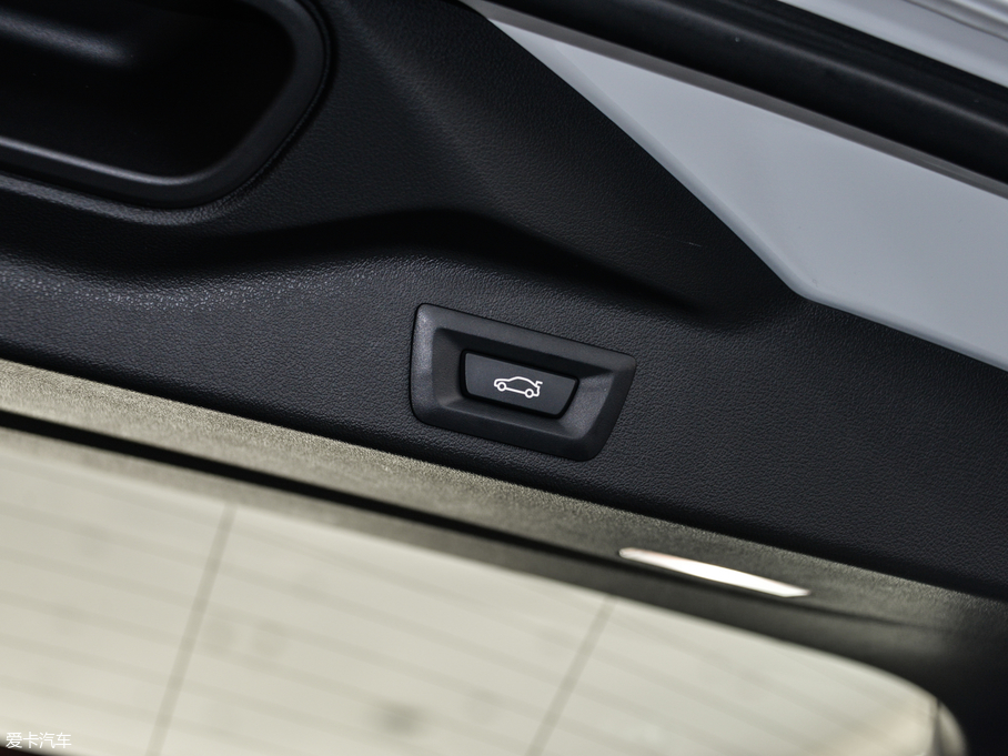 2019RX5(M) xDrive40i M\b