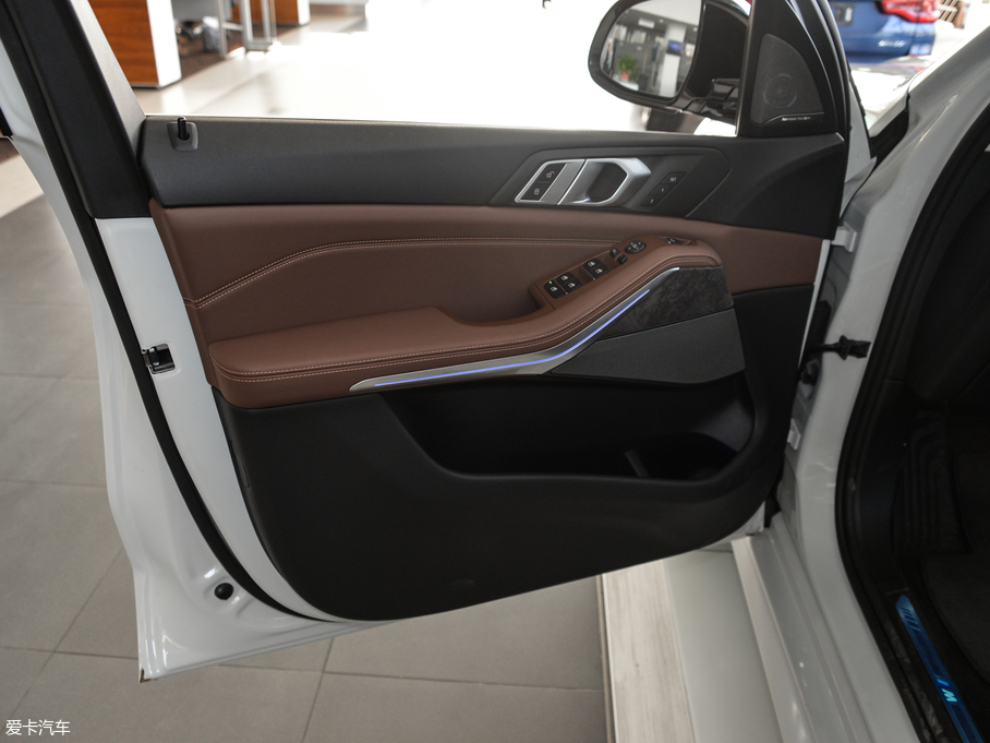 2019RX5(M) xDrive40i M\b