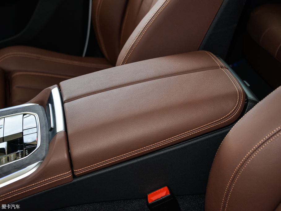 2019RX5(M) xDrive40i M\b