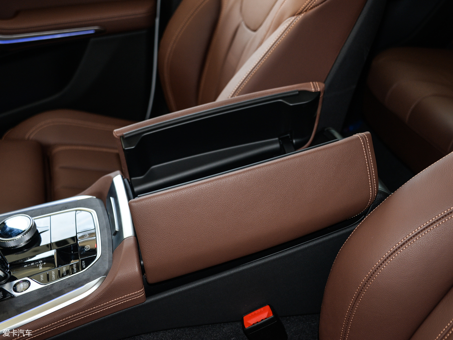 2019RX5(M) xDrive40i M\b